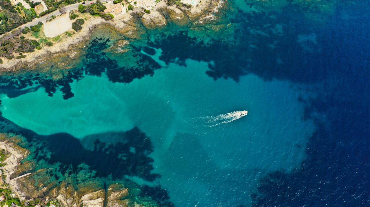 bateaux calanques méditerranée vacances